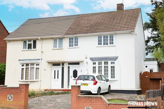 3 bed property, in Broomwood Road, £440,000