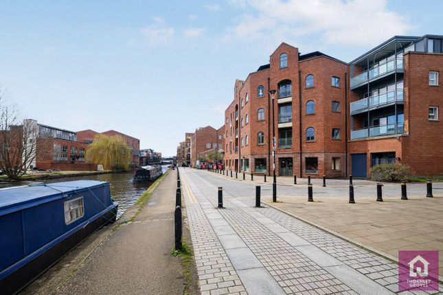 2 bed property, in The Square, £230,000