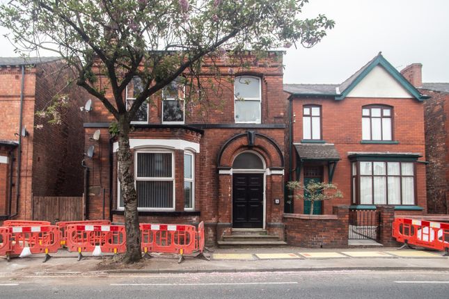1 bed property, in Kenyon Road, £65,000
