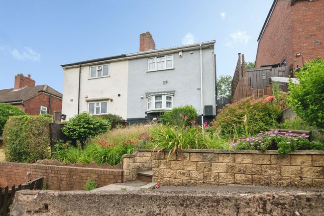 2 bed property, in City Road, £195,000