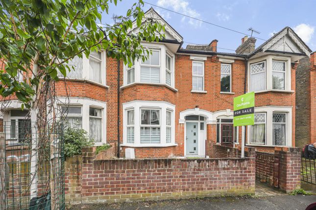 3 bed property, in Warwick Road, £550,000
