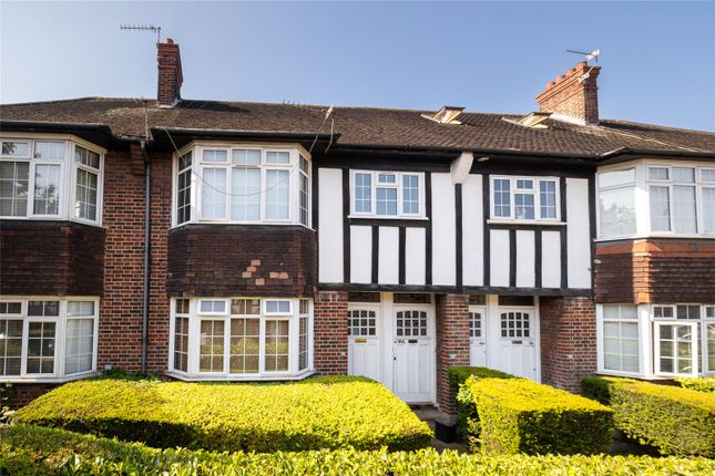 3 bed property, in Gracefield Gardens, £409,950