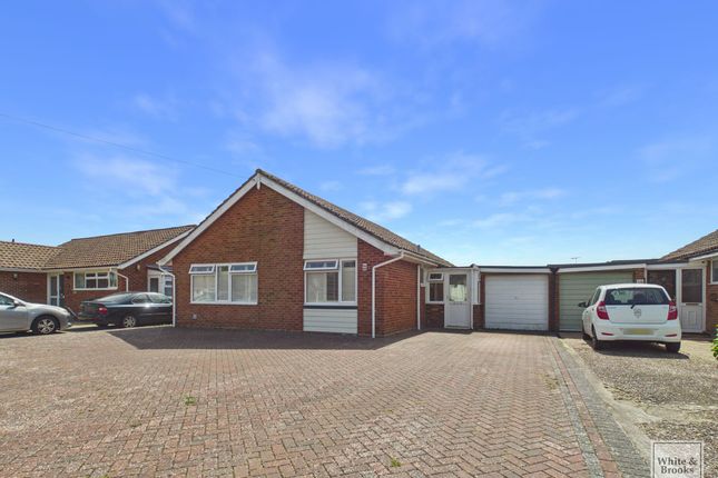 2 bed property, in Churchill Avenue, £425,000