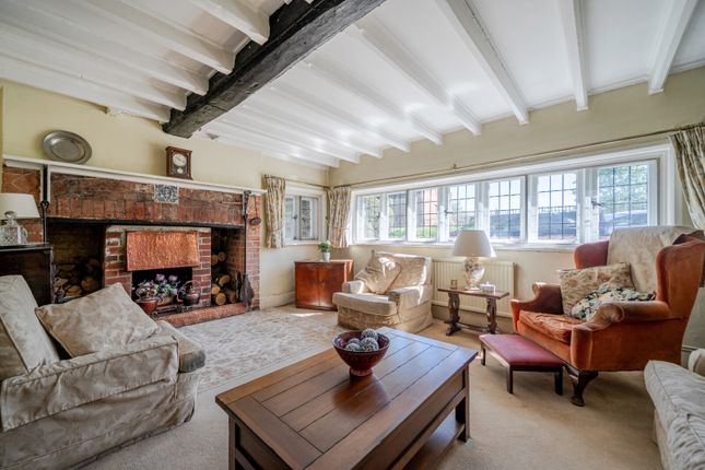 4 bed property, in Tidmarsh Road, £875,000