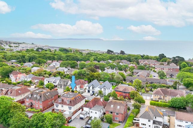 2 bed property, in Stuart Road, £299,000