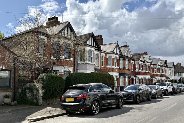 2 bed property, in Doyle Gardens, £595,000
