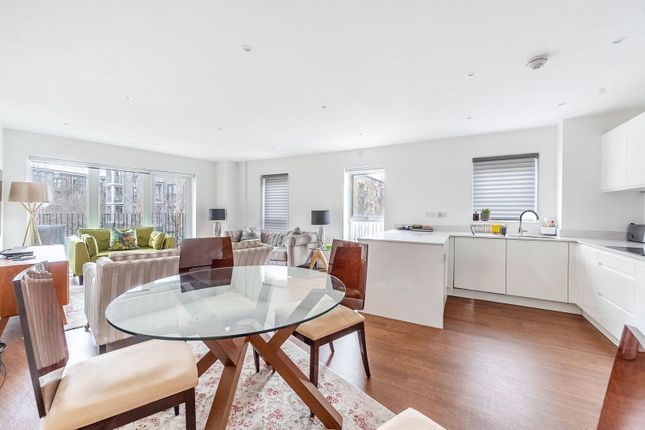 3 bed property, in Stanmore Place, £610,000