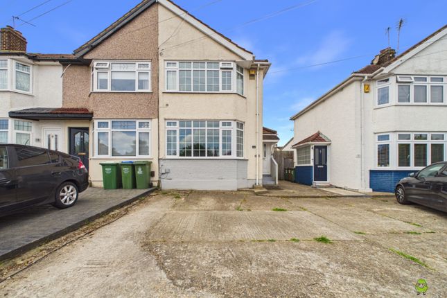 2 bed property, in Lavernock Road, £400,000