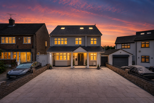 6 bed property, in Sackville Crescent, £1,050,000