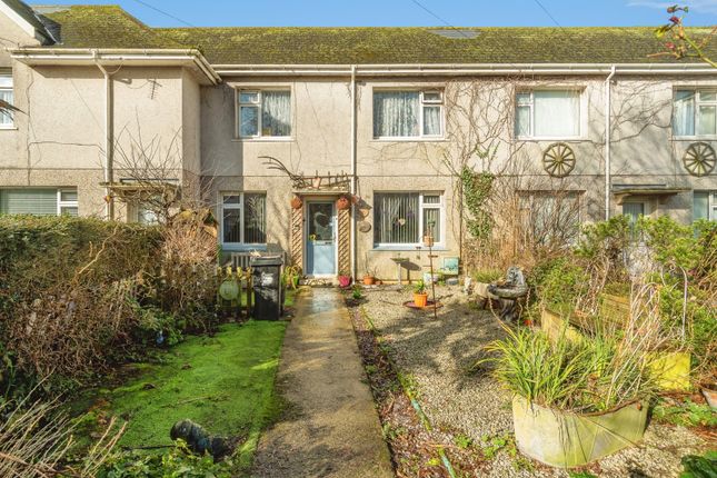 2 bed property, in Pengwarras Road, £145,000