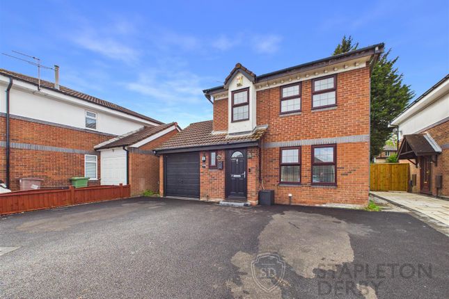 3 bed property, in Melville Close, £325,000