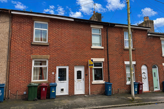 2 bed property, in Lee Street, £129,000