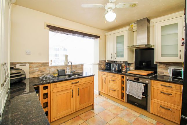 3 bed property, in Hanson Avenue, £175,000
