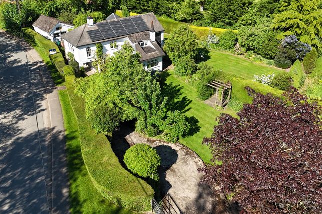 3 bed property, in Bell Lane, £400,000