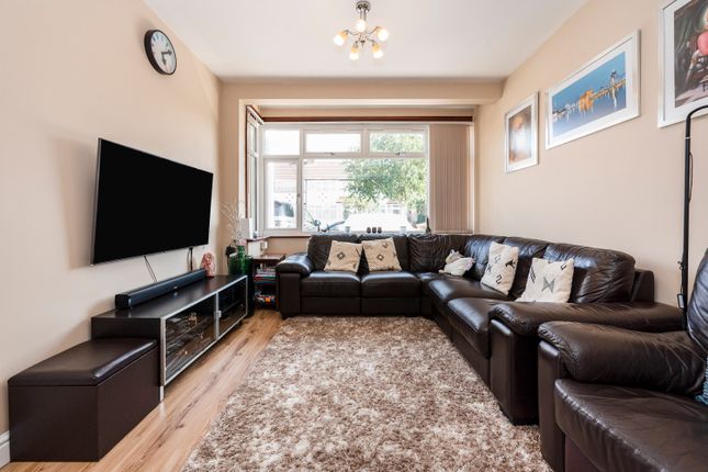 3 bed property, in Marlborough Road, £565,000