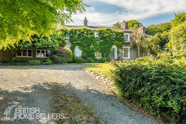 5 bed property, in The Hill, £580,000