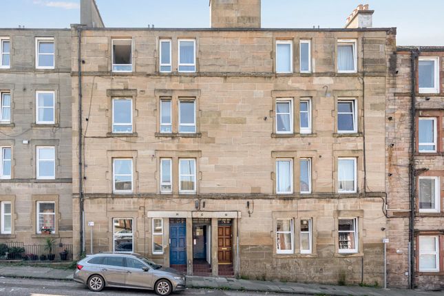 1 bed property, in 14 Gf2, £120,000