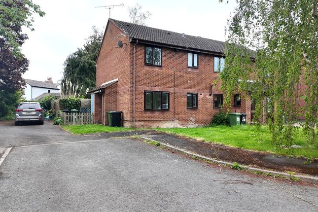 1 bed property, in Ridgemoor Road, £125,000