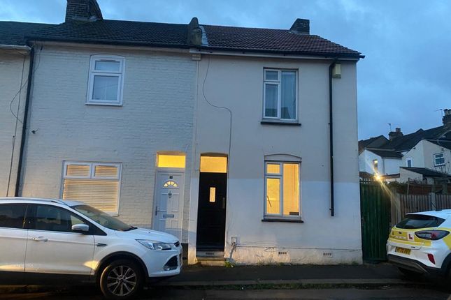 3 bed property, in Leopard Road, £220,000