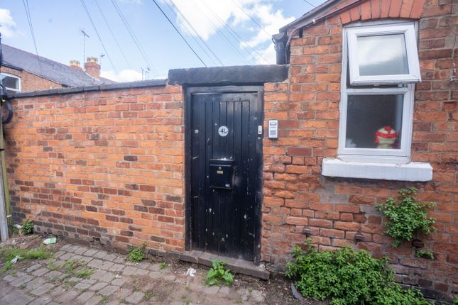 2 bed property, in Catherine Street, £112,500