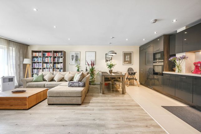 2 bed property, in Mere Road, £450,000