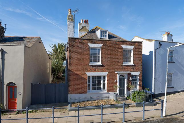 5 bed property, in Island Wall, £1,000,000