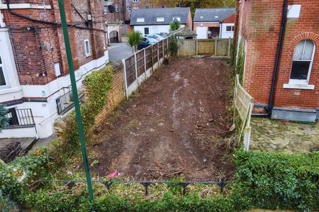 1 bed property, in Mapperley Road, £60,000