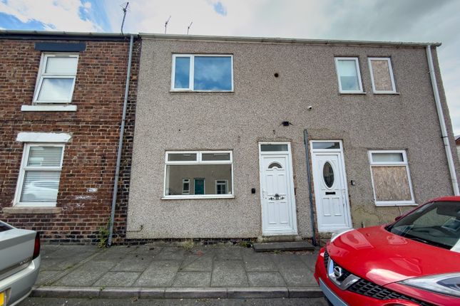 2 bed property, in 2A Johnson Street, £9,000