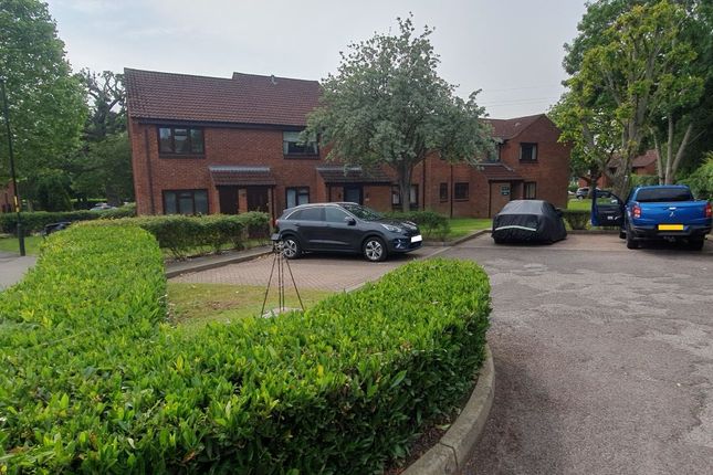 1 bed property, in 27 Fledburgh Drive, £67,000