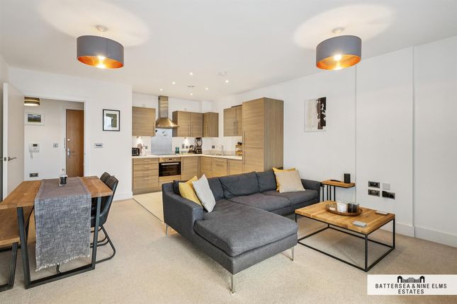 1 bed property, in St. Josephs Street, £475,000
