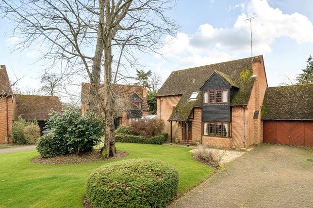 4 bed property, in Oak Drive, £800,000