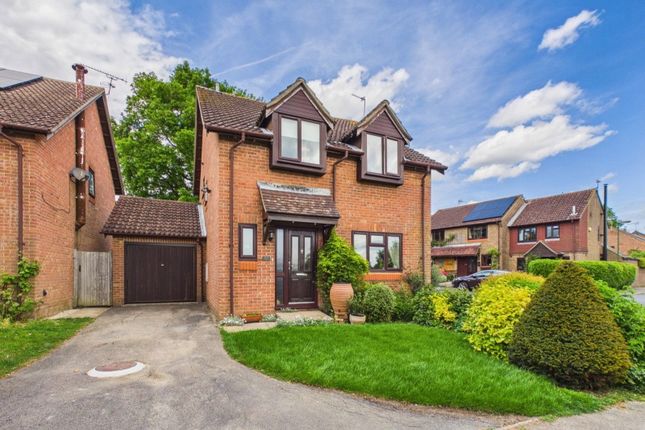4 bed property, in Acorn Avenue, £450,000