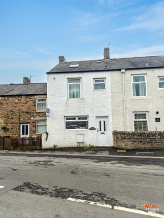 1 bed property, in Park Road, £120,000