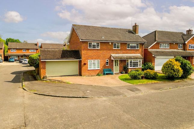 4 bed property, in Watermill Way, £775,000
