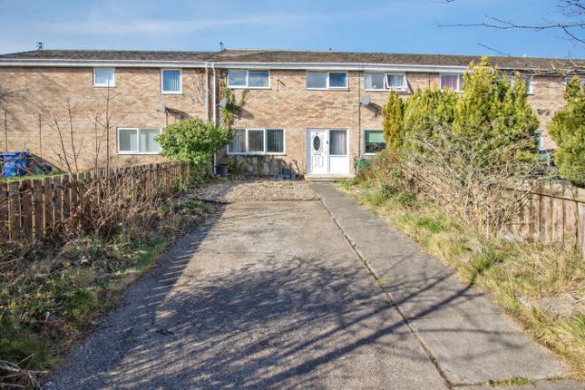 3 bed property, in Abingdon Square, £110,000