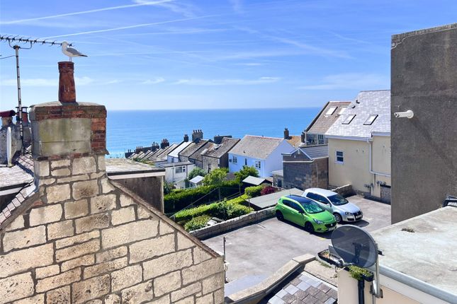 4 bed property, in Fortuneswell, £220,000