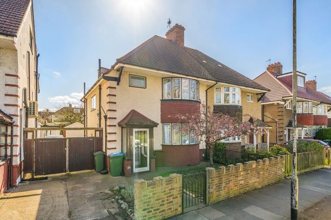 3 bed property, in Canberra Road, £675,000
