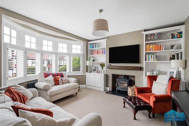 3 bed property, in Nether Street, £950,000