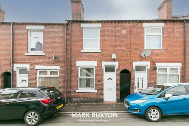 2 bed property, in Heath Street, £115,000