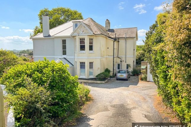 4 bed property, in Brookfield Drive, £325,000