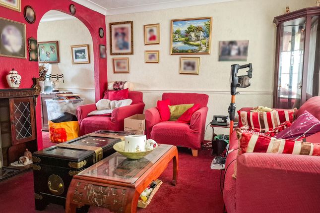 3 bed property, in Trinity Close, £310,000