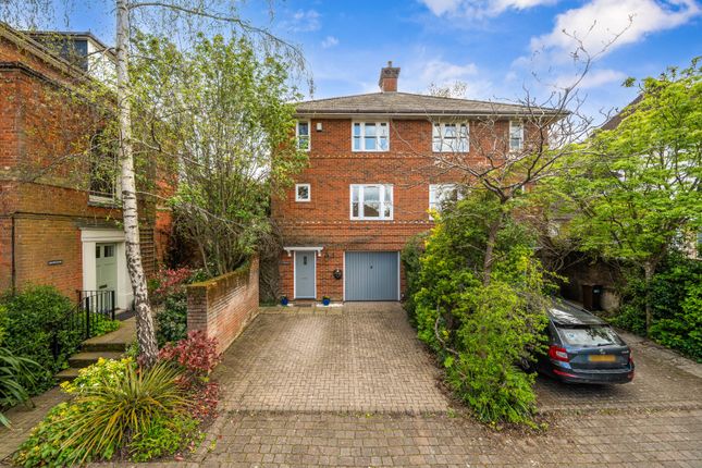 4 bed property, in Ranelagh Road, £950,000