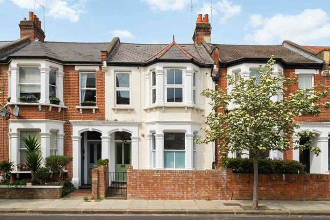 2 bed property, in Davisville Road, £615,000