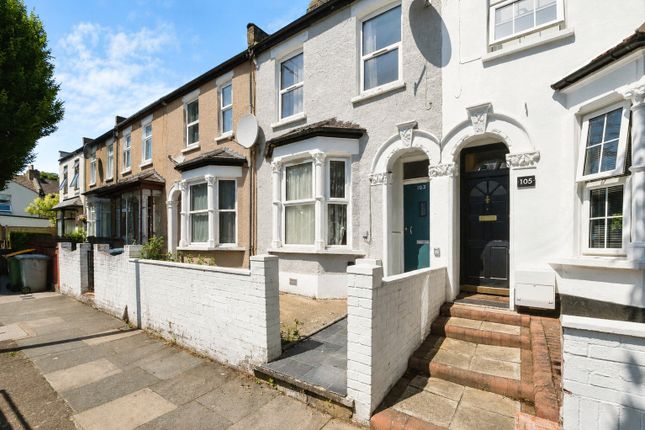 3 bed property, in Sutton Court Road, £425,000