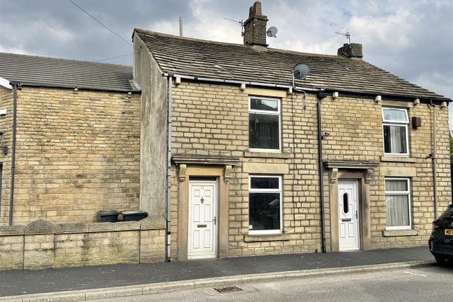 2 bed property, in Charlestown Road, £145,000