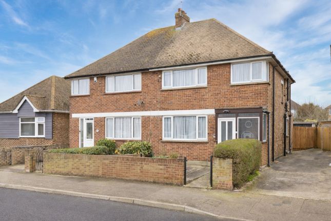 3 bed property, in St. James Avenue, £270,000