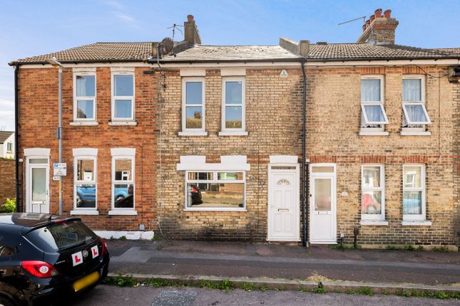 2 bed property, in Burrow Road, £240,000