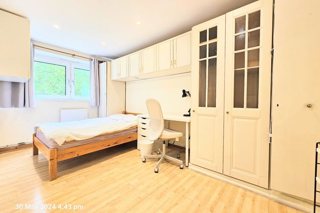 4 bed property, in Lismore Circus, £549,995