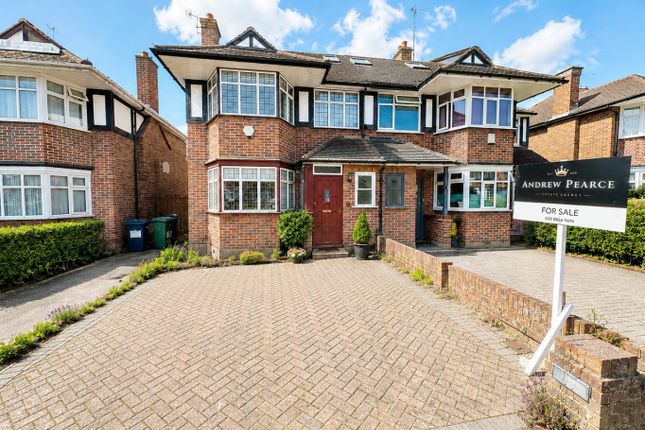 4 bed property, in Cannonbury Avenue, £750,000
