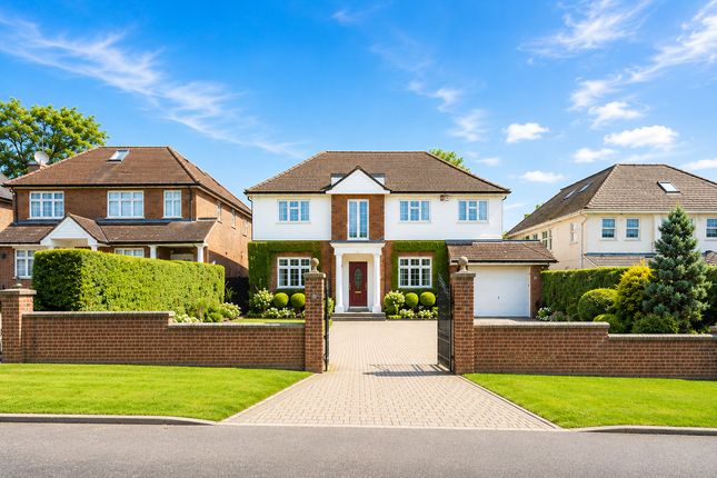 5 bed property, in Mymms Drive, £1,750,000